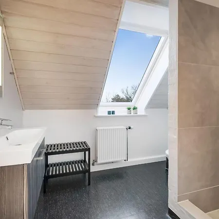 Cyrill - 2km From The Sea By Interhome